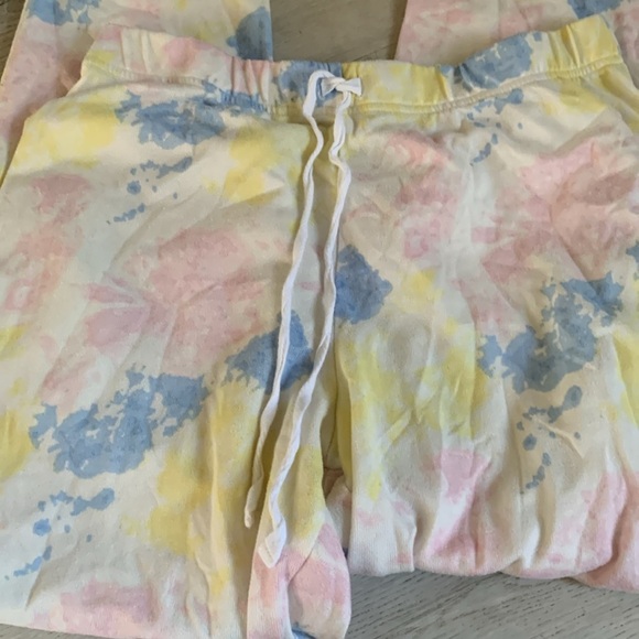Kikit Vibrant Yellow and Pink Fitted Buttoned Tank Top And Pants Pajamas - Picture 10 of 11